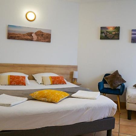 Bed and Breakfast Le Paquebot Villetelle Екстер'єр фото