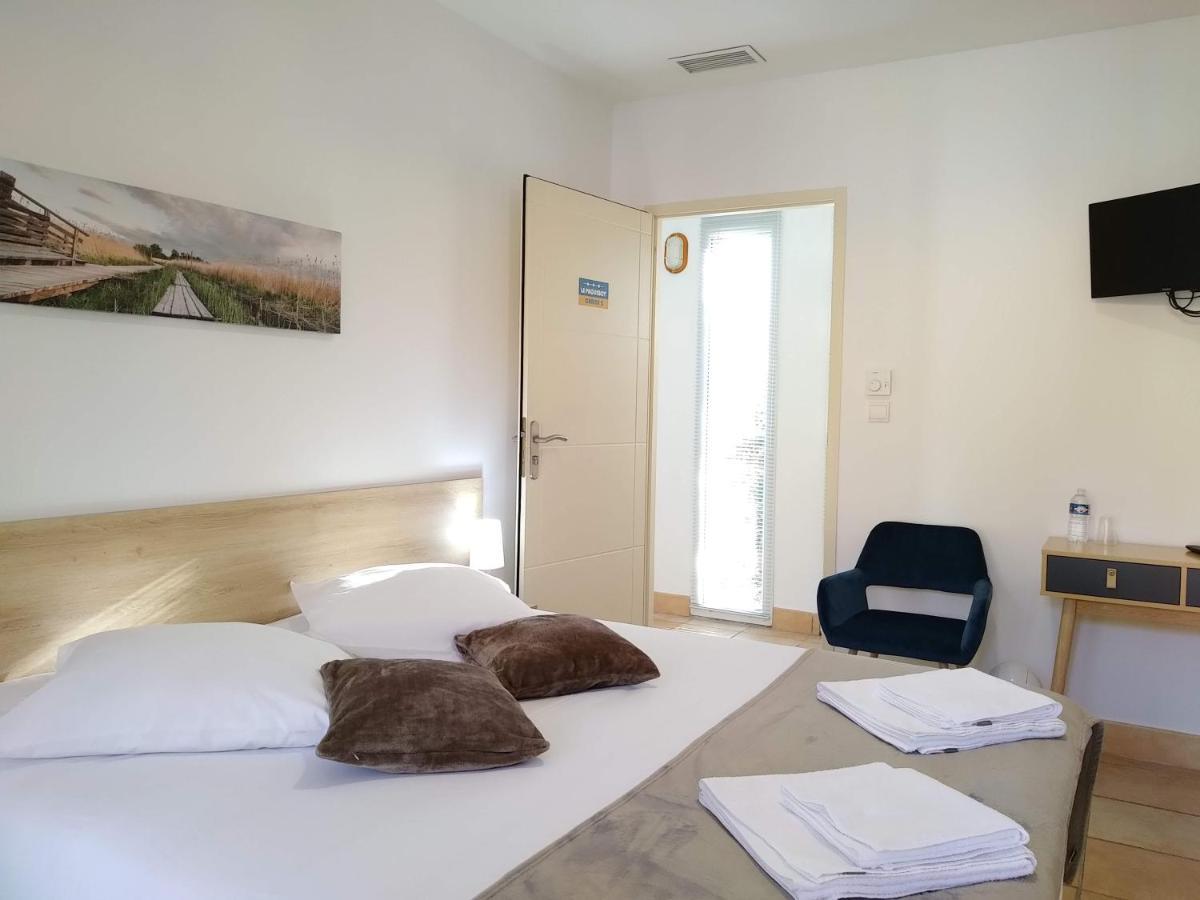 Bed and Breakfast Le Paquebot Villetelle Екстер'єр фото