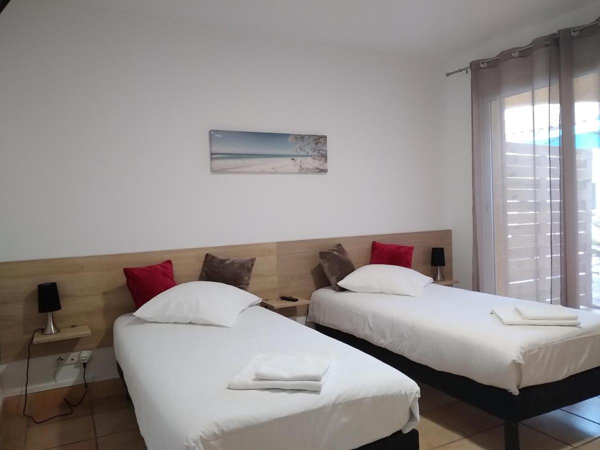 Bed and Breakfast Le Paquebot Villetelle Екстер'єр фото