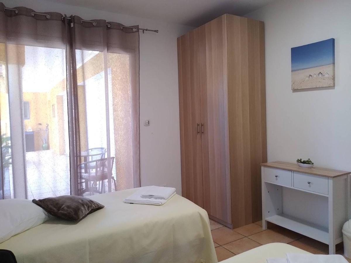 Bed and Breakfast Le Paquebot Villetelle Екстер'єр фото