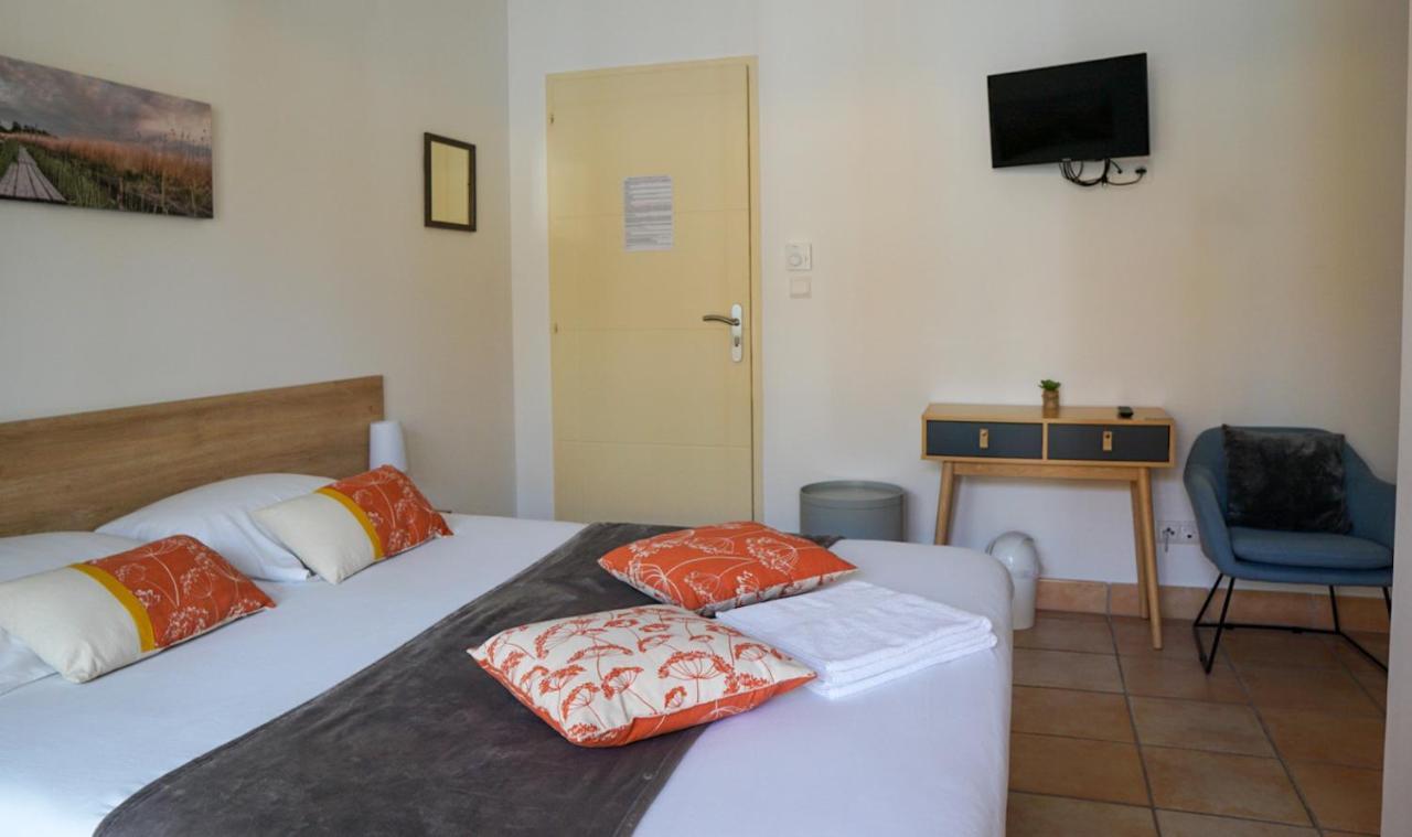 Bed and Breakfast Le Paquebot Villetelle Екстер'єр фото