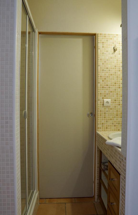 Bed and Breakfast Le Paquebot Villetelle Екстер'єр фото