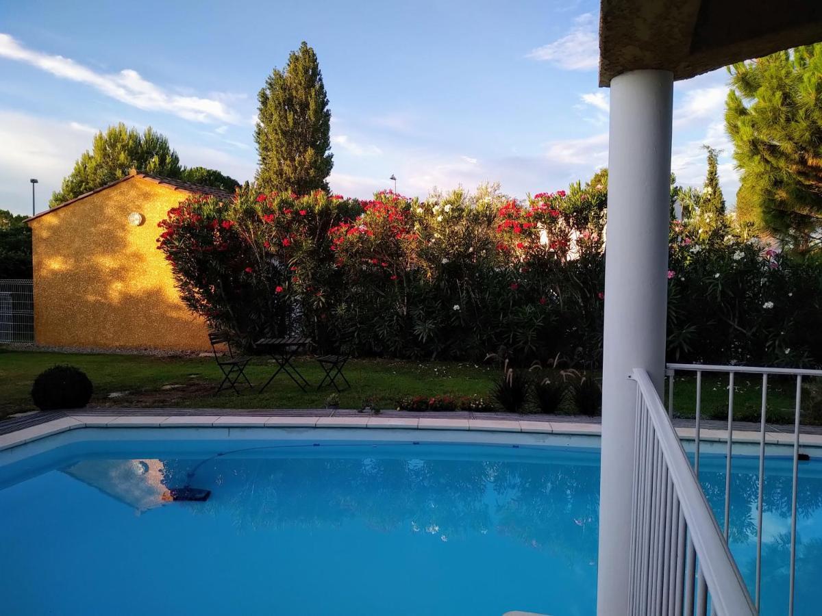 Bed and Breakfast Le Paquebot Villetelle Екстер'єр фото