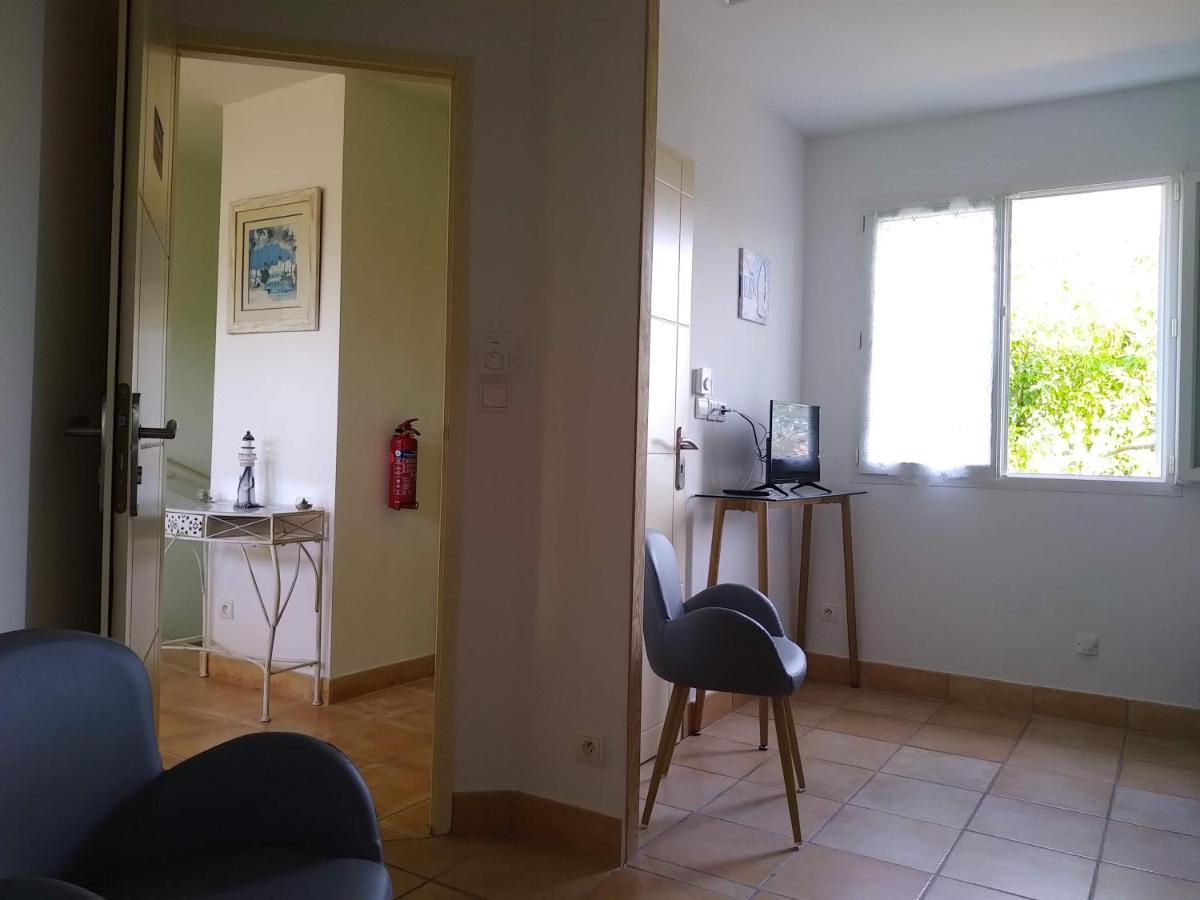 Bed and Breakfast Le Paquebot Villetelle Екстер'єр фото